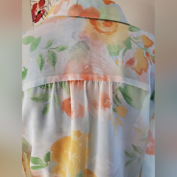 J.Jill Sheer Pastel Floral Blouse Size Medium - Picture 4 of 7